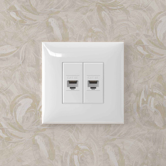 Avanti Компьютерная розетка RJ-45 без шторки в    стену, кат.5е двойная, Белое облако